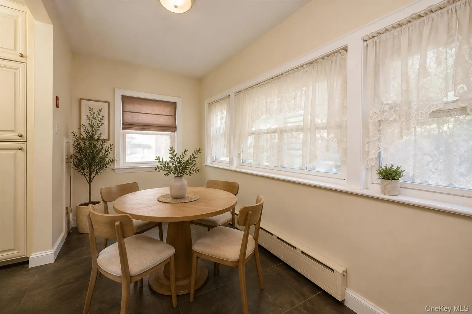 9 Magnolia Place, New York, NY, 2 Bedrooms Bedrooms, 5 Rooms Rooms,1 BathroomBathrooms,Residential,For Rent,Magnolia,0,1043926 9 Magnolia Place, New York, NY, 2 Bedrooms Bedrooms, 5 Rooms Rooms,1 BathroomBathrooms,Residential,For Rent,Magnolia,0,1043926