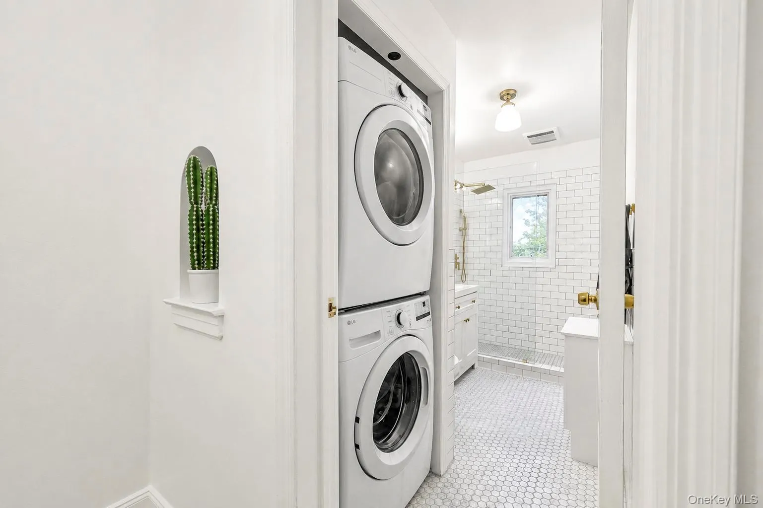 6339 77th Place, New York, NY, 3 Bedrooms Bedrooms, 6 Rooms Rooms,2 BathroomsBathrooms,Residential Lease,For Rent,77th,0,1043927 6339 77th Place, New York, NY, 3 Bedrooms Bedrooms, 6 Rooms Rooms,2 BathroomsBathrooms,Residential Lease,For Rent,77th,0,1043927