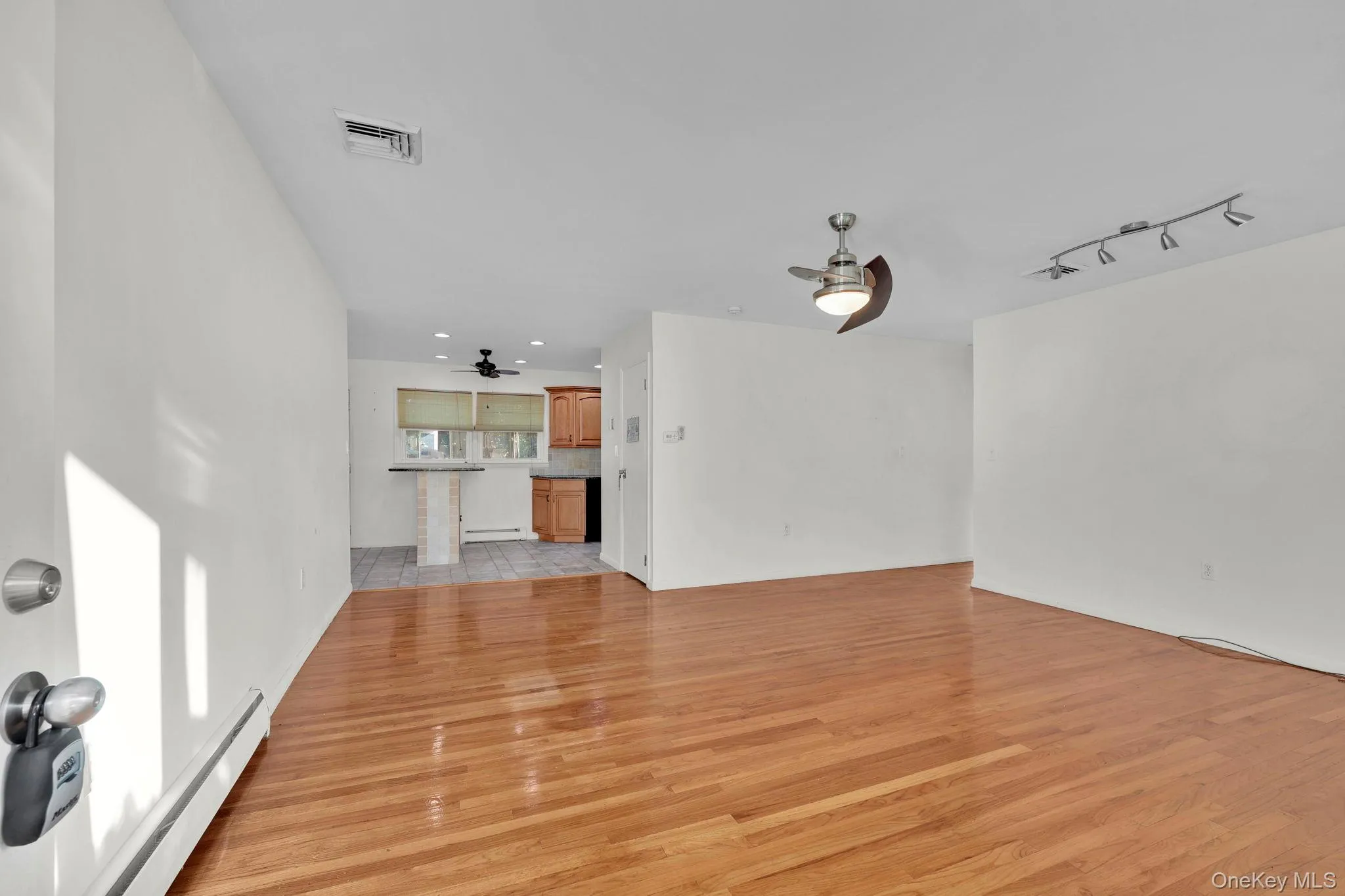 241 Garden Street, New Windsor, NY, 3 Bedrooms Bedrooms, 5 Rooms Rooms,2 BathroomsBathrooms,Residential,For Rent,Garden,0,1043928 241 Garden Street, New Windsor, NY, 3 Bedrooms Bedrooms, 5 Rooms Rooms,2 BathroomsBathrooms,Residential,For Rent,Garden,0,1043928