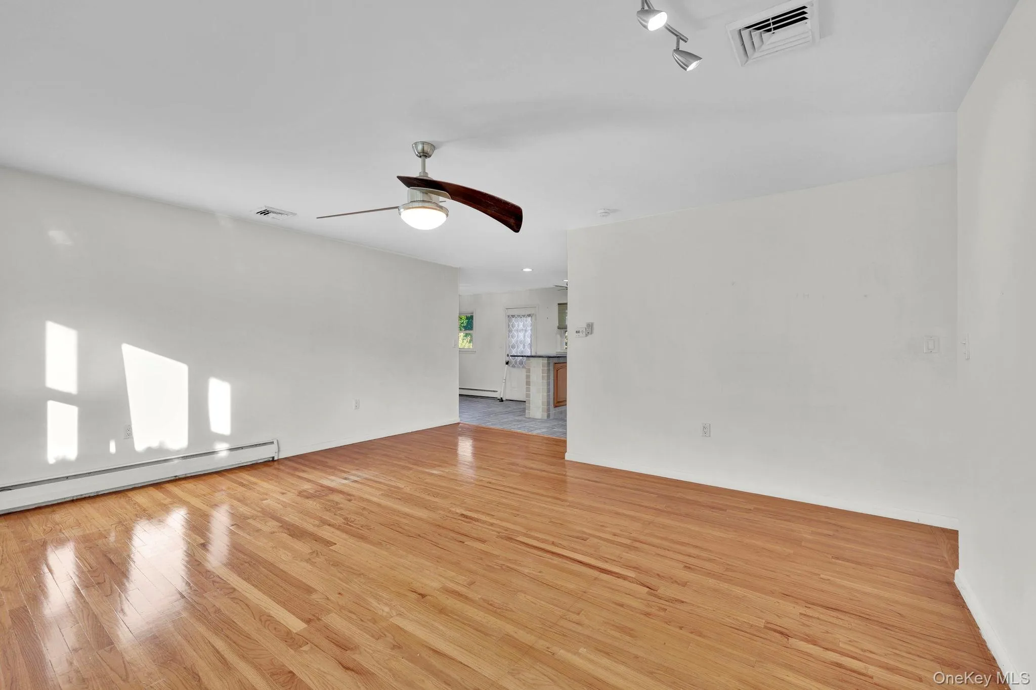 241 Garden Street, New Windsor, NY, 3 Bedrooms Bedrooms, 5 Rooms Rooms,2 BathroomsBathrooms,Residential,For Rent,Garden,0,1043928 241 Garden Street, New Windsor, NY, 3 Bedrooms Bedrooms, 5 Rooms Rooms,2 BathroomsBathrooms,Residential,For Rent,Garden,0,1043928