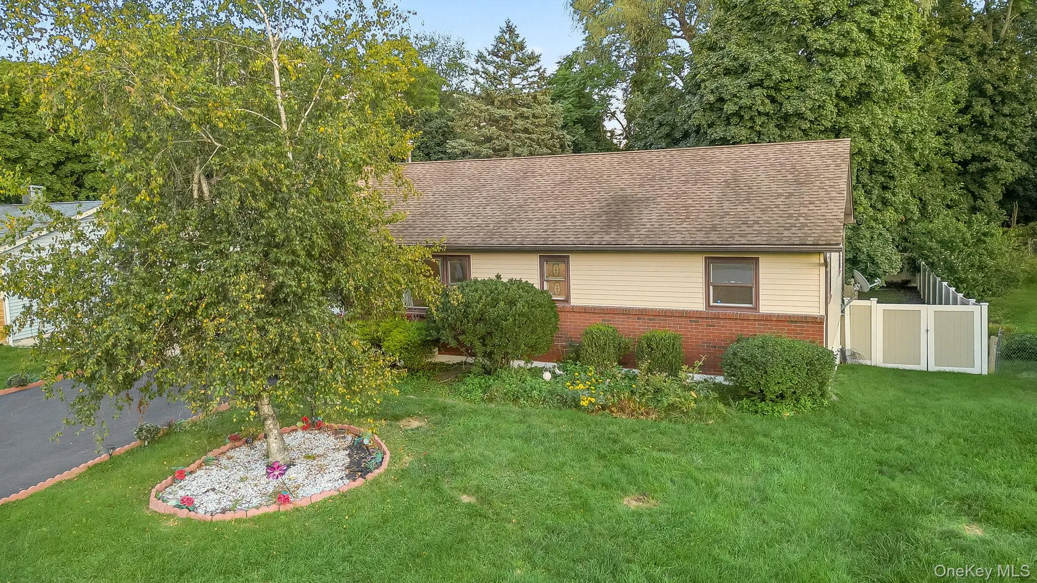 241 Garden Street, New Windsor, NY, 3 Bedrooms Bedrooms, 5 Rooms Rooms,2 BathroomsBathrooms,Residential,For Rent,Garden,0,1043928 241 Garden Street, New Windsor, NY, 3 Bedrooms Bedrooms, 5 Rooms Rooms,2 BathroomsBathrooms,Residential,For Rent,Garden,0,1043928