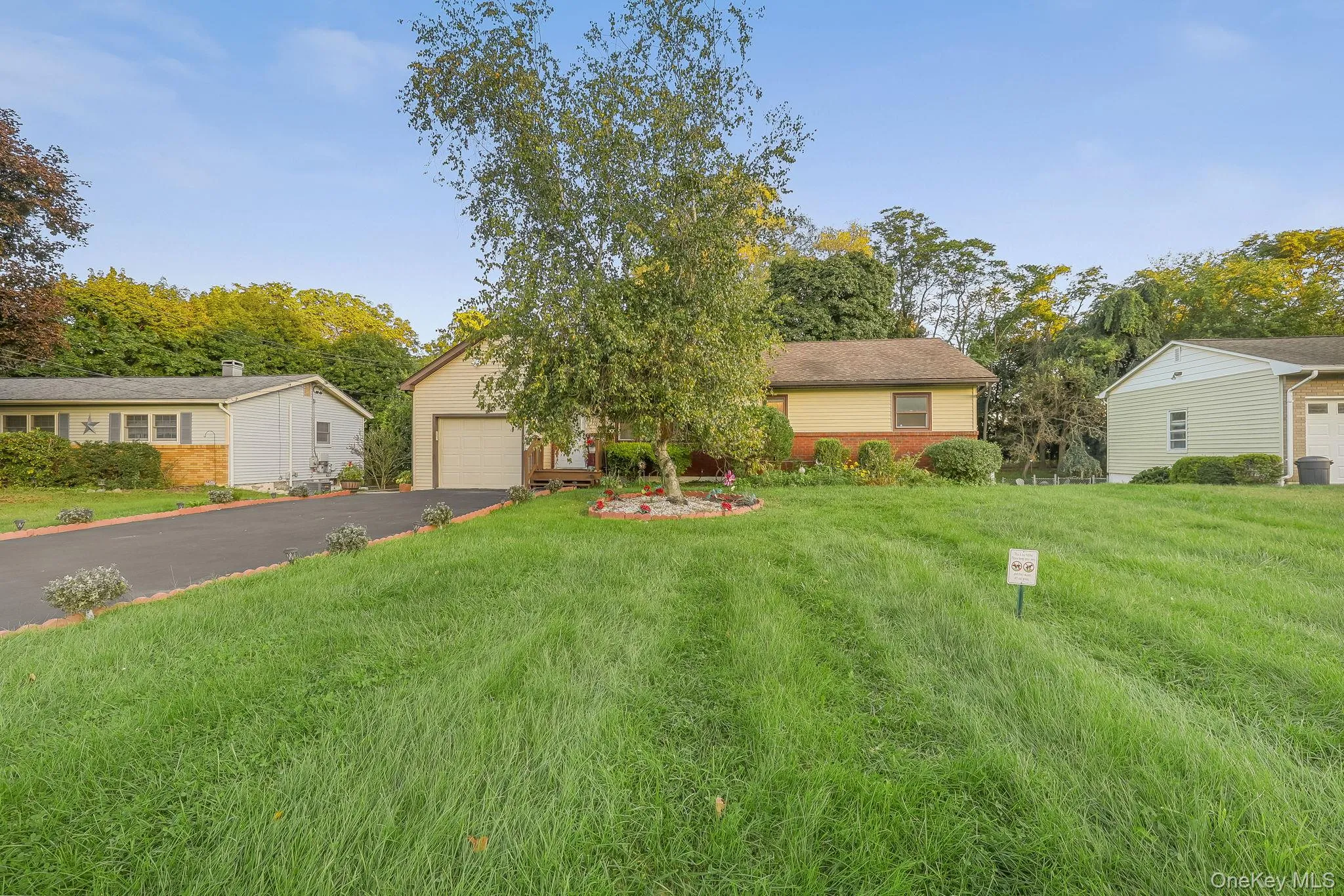 241 Garden Street, New Windsor, NY, 3 Bedrooms Bedrooms, 5 Rooms Rooms,2 BathroomsBathrooms,Residential,For Rent,Garden,0,1043928 241 Garden Street, New Windsor, NY, 3 Bedrooms Bedrooms, 5 Rooms Rooms,2 BathroomsBathrooms,Residential,For Rent,Garden,0,1043928