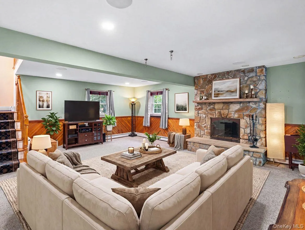 3 Douglas Drive, Mount Pleasant, NY, 3 Bedrooms Bedrooms, 8 Rooms Rooms,2 BathroomsBathrooms,Residential,For Rent,Douglas,0,1043937 3 Douglas Drive, Mount Pleasant, NY, 3 Bedrooms Bedrooms, 8 Rooms Rooms,2 BathroomsBathrooms,Residential,For Rent,Douglas,0,1043937