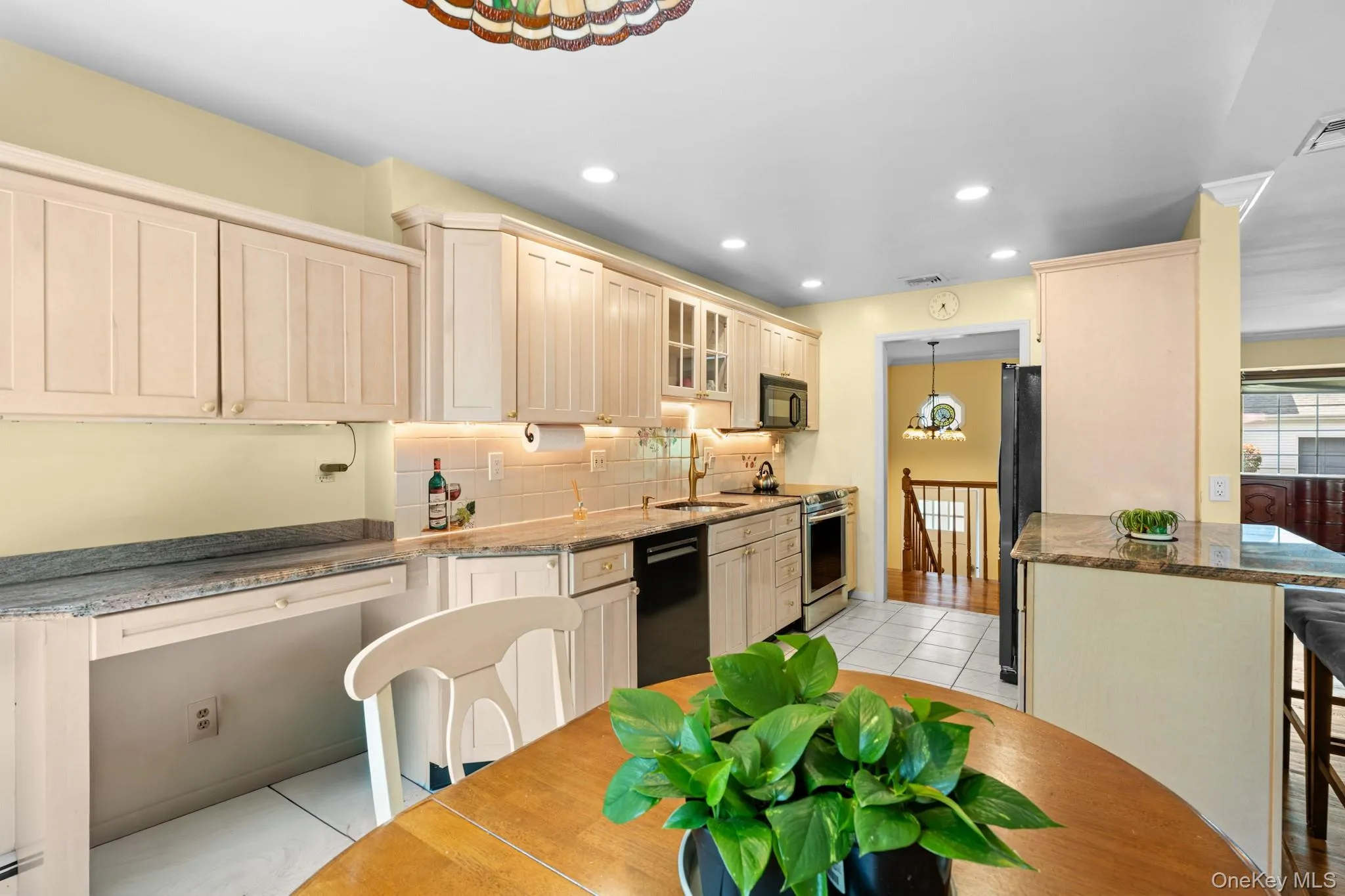 3 Douglas Drive, Mount Pleasant, NY, 3 Bedrooms Bedrooms, 8 Rooms Rooms,2 BathroomsBathrooms,Residential,For Rent,Douglas,0,1043937 3 Douglas Drive, Mount Pleasant, NY, 3 Bedrooms Bedrooms, 8 Rooms Rooms,2 BathroomsBathrooms,Residential,For Rent,Douglas,0,1043937