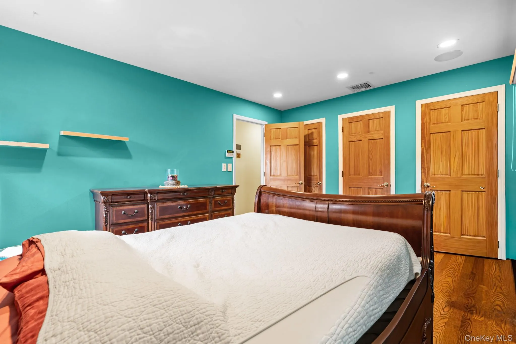 3 Douglas Drive, Mount Pleasant, NY, 3 Bedrooms Bedrooms, 8 Rooms Rooms,2 BathroomsBathrooms,Residential,For Rent,Douglas,0,1043937 3 Douglas Drive, Mount Pleasant, NY, 3 Bedrooms Bedrooms, 8 Rooms Rooms,2 BathroomsBathrooms,Residential,For Rent,Douglas,0,1043937