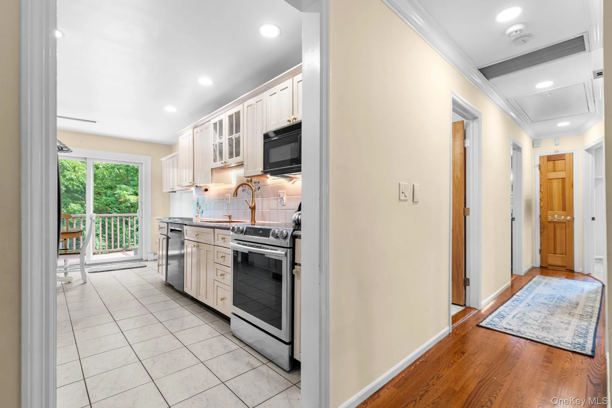 3 Douglas Drive, Mount Pleasant, NY, 3 Bedrooms Bedrooms, 8 Rooms Rooms,2 BathroomsBathrooms,Residential,For Rent,Douglas,0,1043937 3 Douglas Drive, Mount Pleasant, NY, 3 Bedrooms Bedrooms, 8 Rooms Rooms,2 BathroomsBathrooms,Residential,For Rent,Douglas,0,1043937