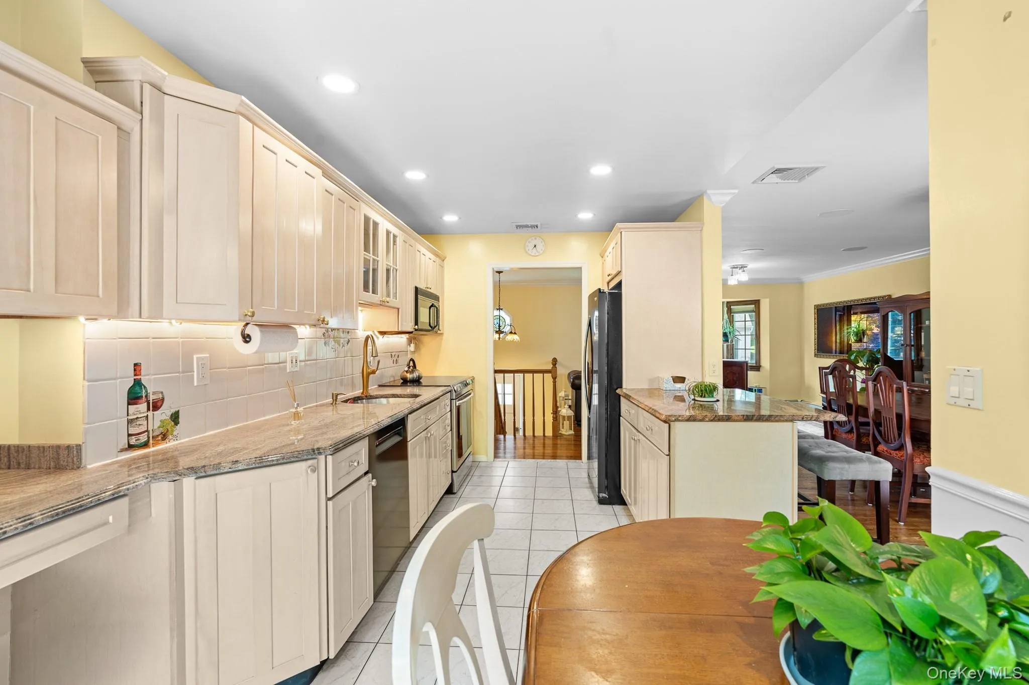 3 Douglas Drive, Mount Pleasant, NY, 3 Bedrooms Bedrooms, 8 Rooms Rooms,2 BathroomsBathrooms,Residential,For Rent,Douglas,0,1043937 3 Douglas Drive, Mount Pleasant, NY, 3 Bedrooms Bedrooms, 8 Rooms Rooms,2 BathroomsBathrooms,Residential,For Rent,Douglas,0,1043937