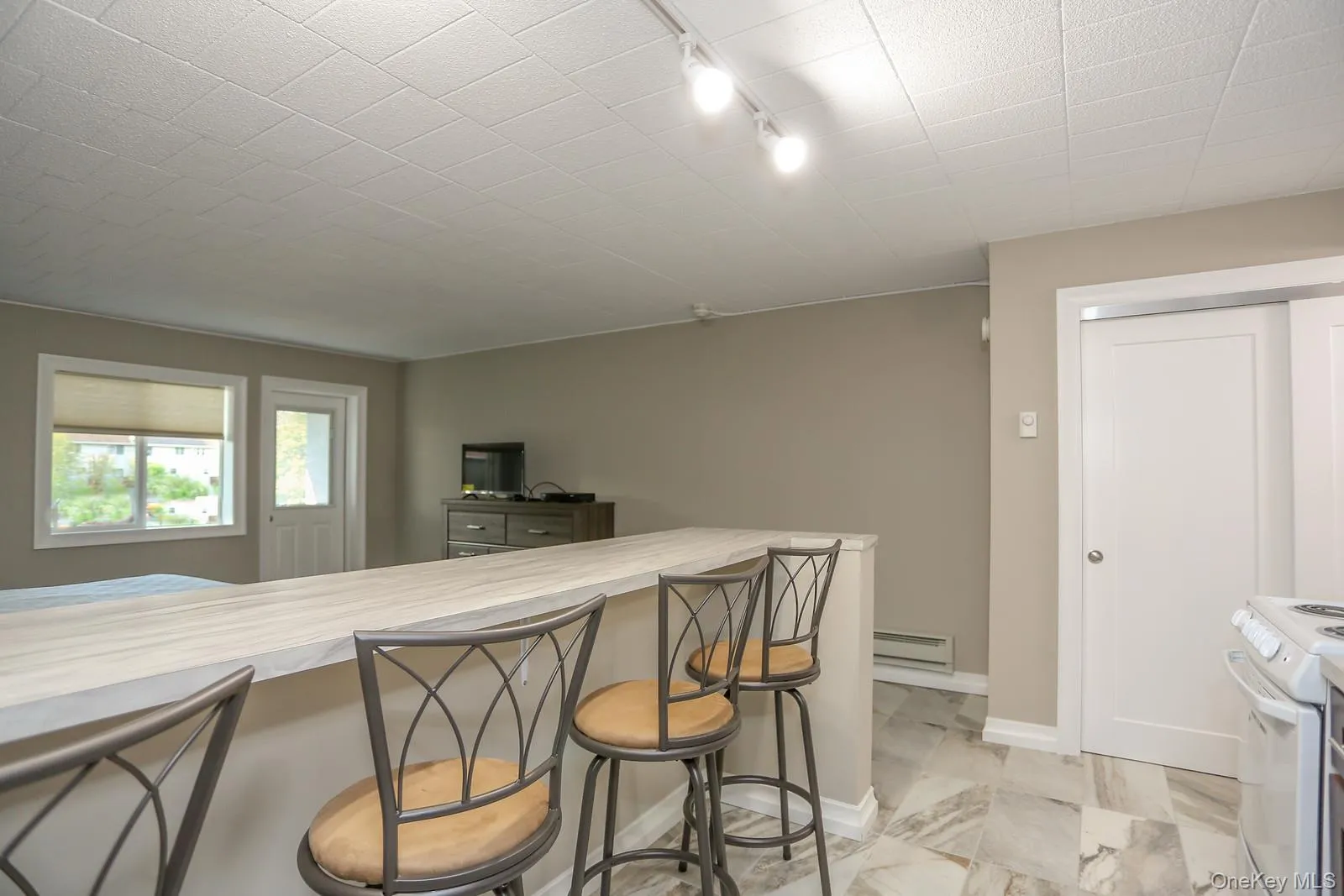 30 Route 9W, Clarkstown, NY, 2 Rooms Rooms,1 BathroomBathrooms,Residential Lease,For Rent,Route 9W,0,1043939 30 Route 9W, Clarkstown, NY, 2 Rooms Rooms,1 BathroomBathrooms,Residential Lease,For Rent,Route 9W,0,1043939