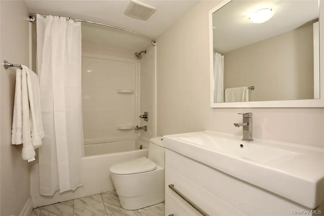 30 Route 9W, Clarkstown, NY, 2 Rooms Rooms,1 BathroomBathrooms,Residential Lease,For Rent,Route 9W,0,1043939 30 Route 9W, Clarkstown, NY, 2 Rooms Rooms,1 BathroomBathrooms,Residential Lease,For Rent,Route 9W,0,1043939