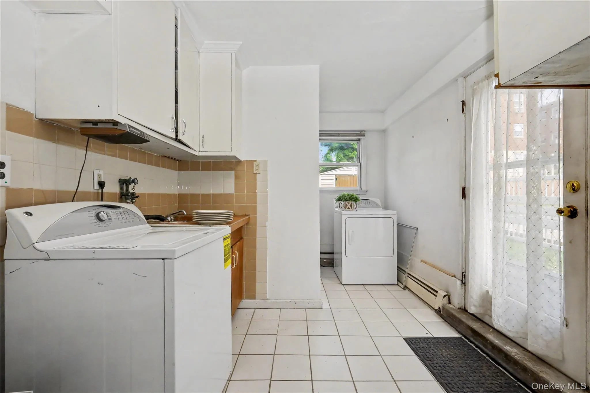 33 a/k/a 29 Stillwell Avenue, Yonkers, NY, 3 Bedrooms Bedrooms, 8 Rooms Rooms,2 BathroomsBathrooms,Residential,For Rent,Stillwell,0,1043951 33 a/k/a 29 Stillwell Avenue, Yonkers, NY, 3 Bedrooms Bedrooms, 8 Rooms Rooms,2 BathroomsBathrooms,Residential,For Rent,Stillwell,0,1043951
