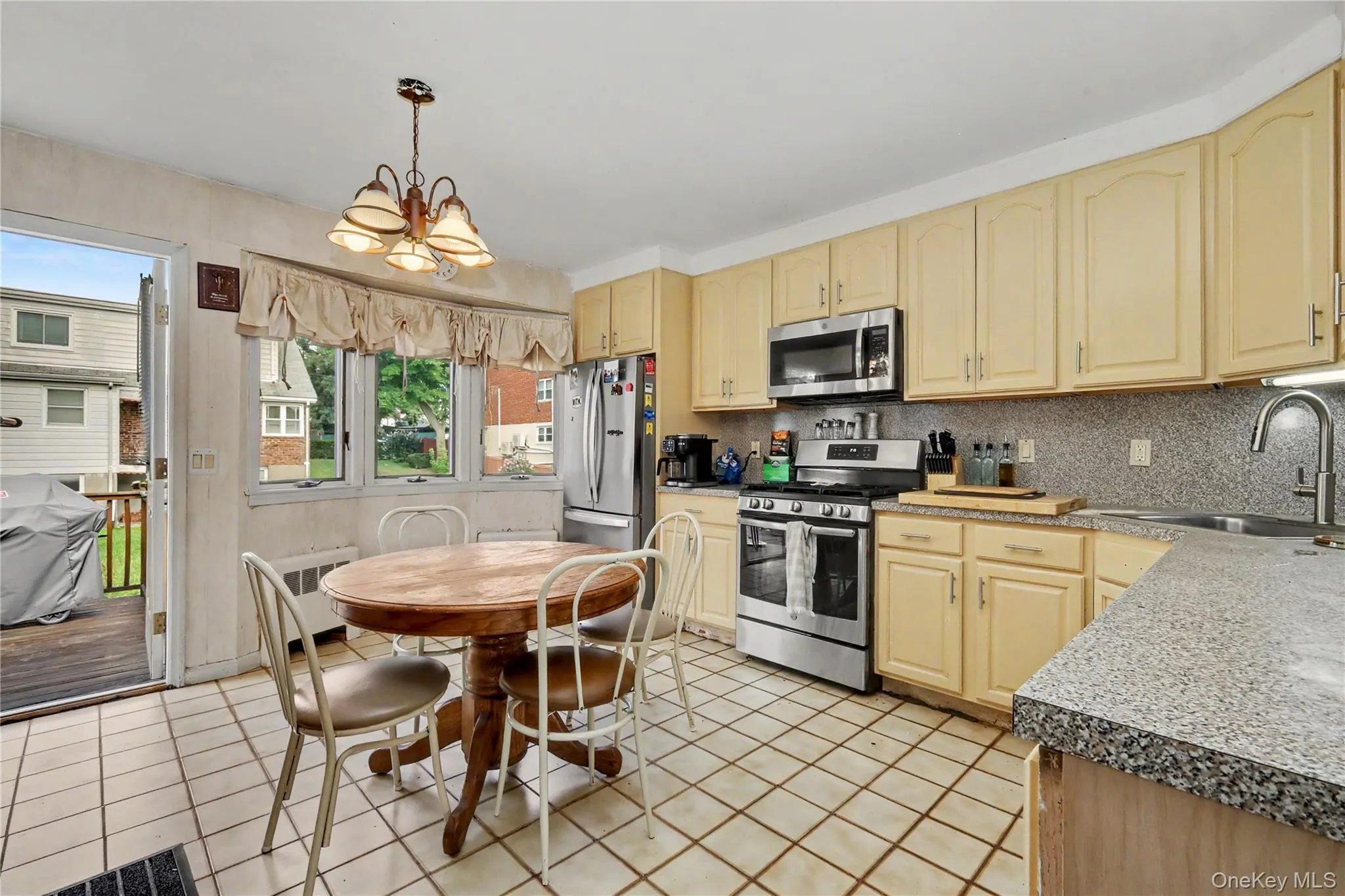 33 a/k/a 29 Stillwell Avenue, Yonkers, NY, 3 Bedrooms Bedrooms, 8 Rooms Rooms,2 BathroomsBathrooms,Residential,For Rent,Stillwell,0,1043951 33 a/k/a 29 Stillwell Avenue, Yonkers, NY, 3 Bedrooms Bedrooms, 8 Rooms Rooms,2 BathroomsBathrooms,Residential,For Rent,Stillwell,0,1043951