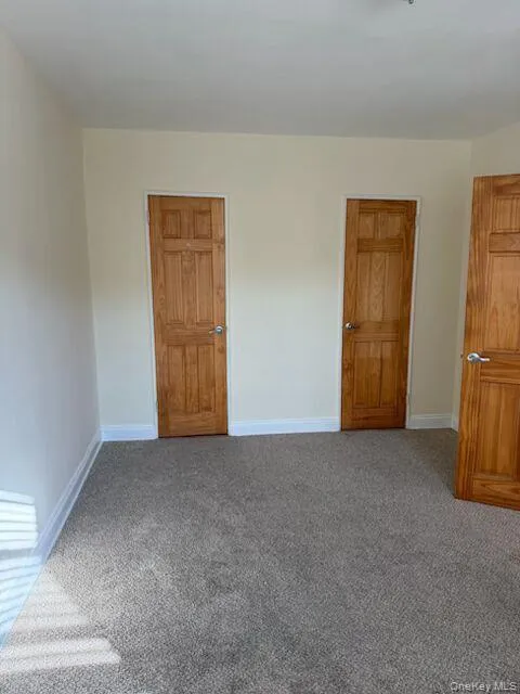 Carpet 3 years old, and shampooed when tenant vacated. Can easily fit a queen or king sized bed. Carpet 3 years old, and shampooed when tenant vacated. Can easily fit a queen or king sized bed.