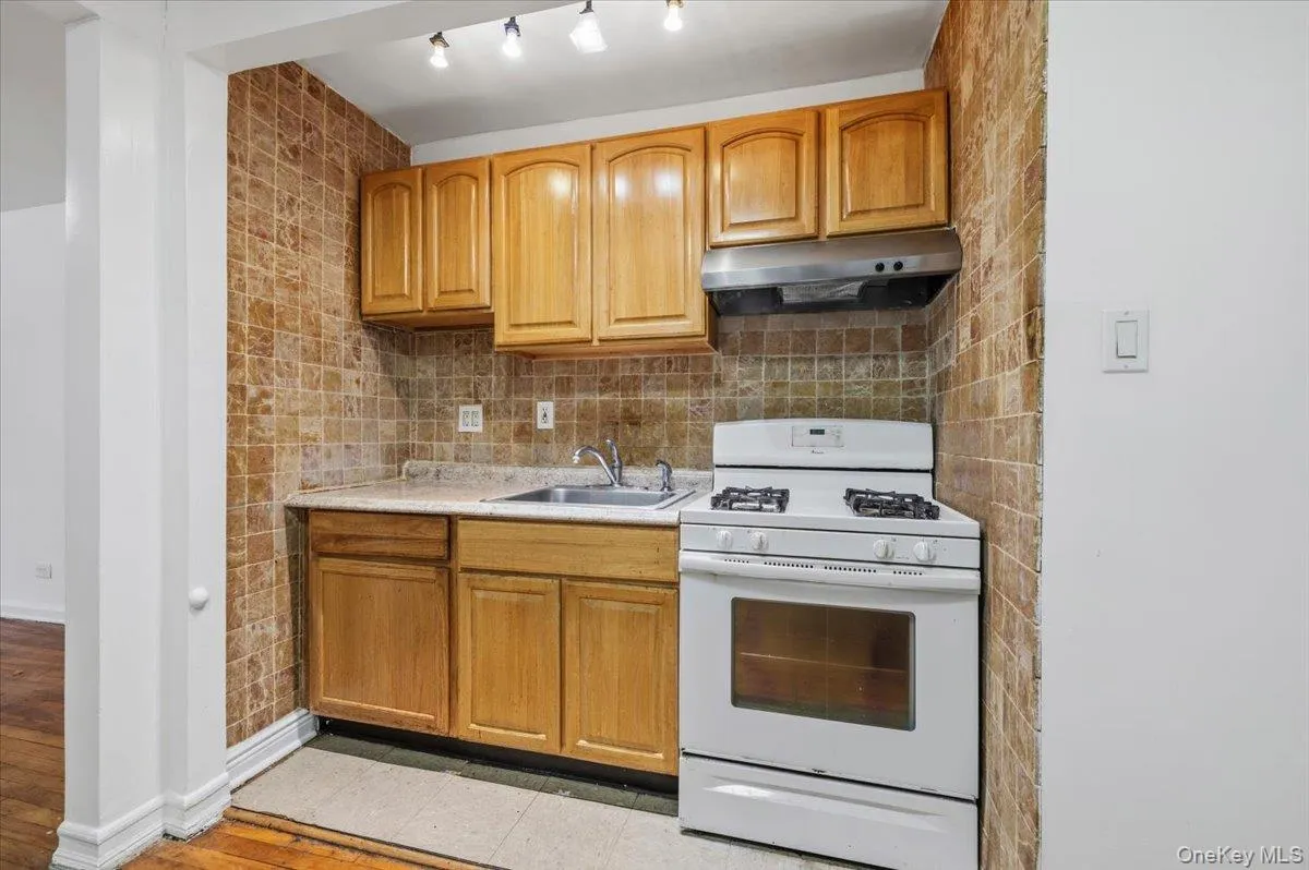 9255 Shore Road, New York, NY, 2 Rooms Rooms,1 BathroomBathrooms,Residential,For Rent,Shore,0,1043956 9255 Shore Road, New York, NY, 2 Rooms Rooms,1 BathroomBathrooms,Residential,For Rent,Shore,0,1043956