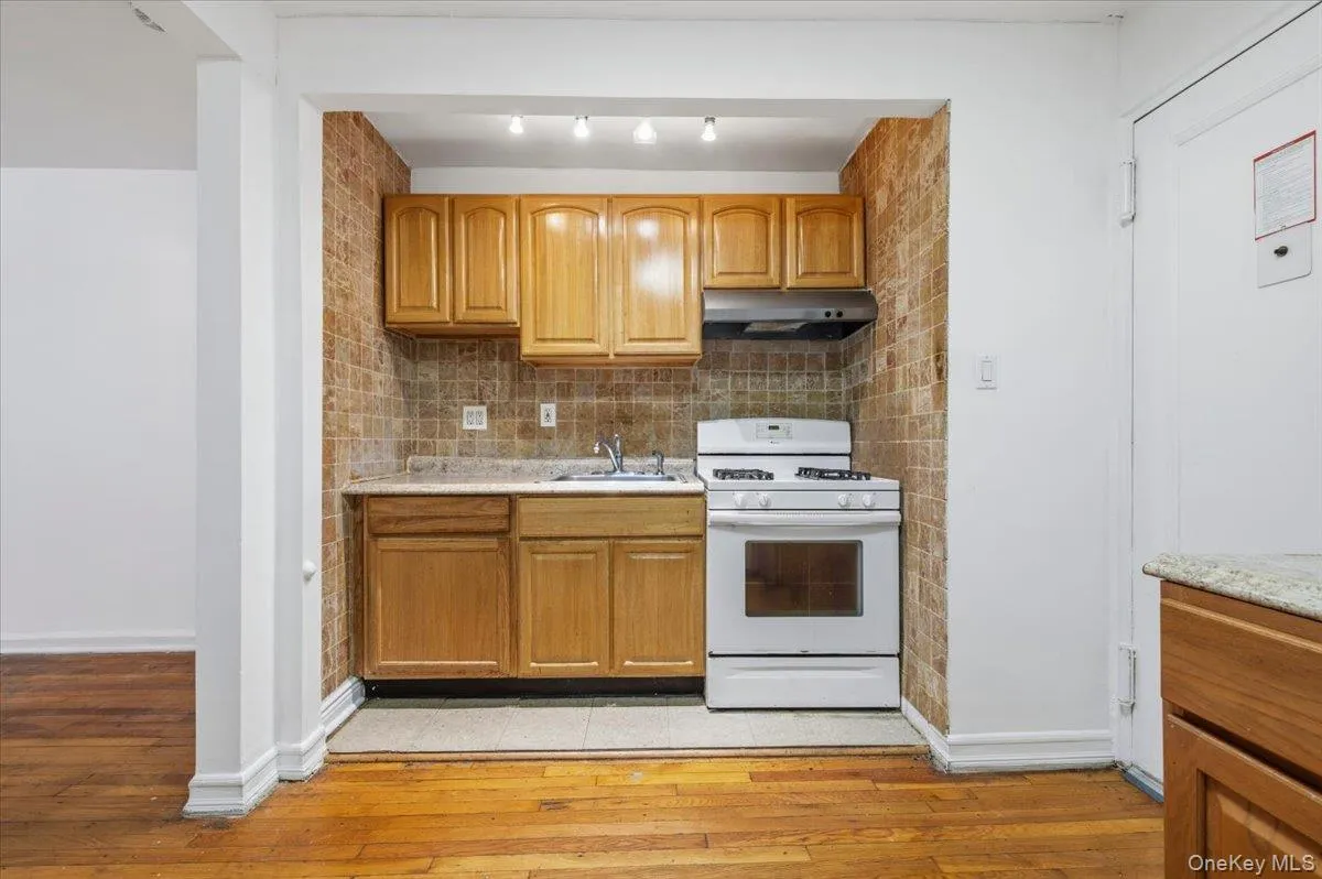 9255 Shore Road, New York, NY, 2 Rooms Rooms,1 BathroomBathrooms,Residential,For Rent,Shore,0,1043956 9255 Shore Road, New York, NY, 2 Rooms Rooms,1 BathroomBathrooms,Residential,For Rent,Shore,0,1043956
