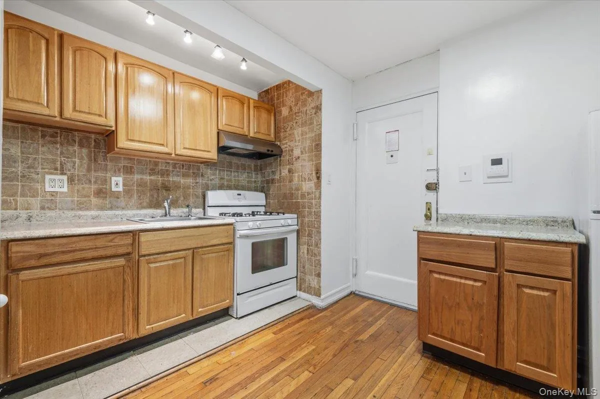 9255 Shore Road, New York, NY, 2 Rooms Rooms,1 BathroomBathrooms,Residential,For Rent,Shore,0,1043956 9255 Shore Road, New York, NY, 2 Rooms Rooms,1 BathroomBathrooms,Residential,For Rent,Shore,0,1043956