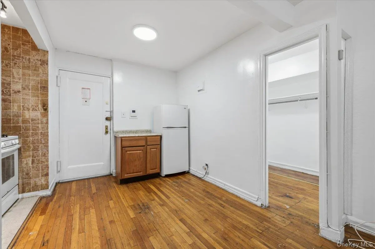 9255 Shore Road, New York, NY, 2 Rooms Rooms,1 BathroomBathrooms,Residential,For Rent,Shore,0,1043956 9255 Shore Road, New York, NY, 2 Rooms Rooms,1 BathroomBathrooms,Residential,For Rent,Shore,0,1043956