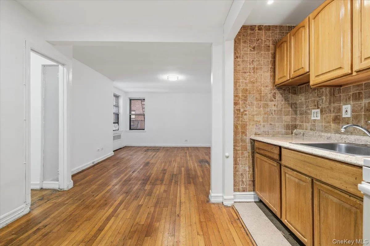 9255 Shore Road, New York, NY, 2 Rooms Rooms,1 BathroomBathrooms,Residential,For Rent,Shore,0,1043956 9255 Shore Road, New York, NY, 2 Rooms Rooms,1 BathroomBathrooms,Residential,For Rent,Shore,0,1043956