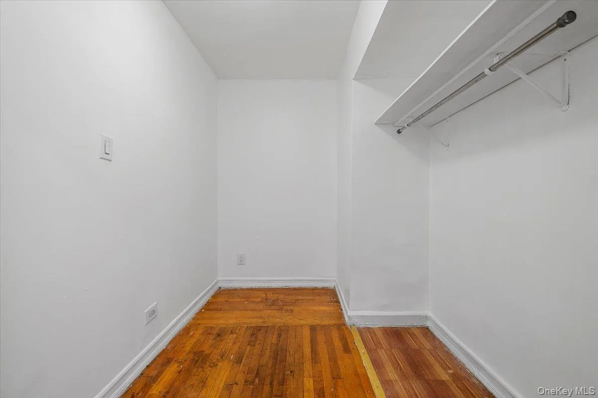 Computer room, office, or twin bed Computer room, office, or twin bed