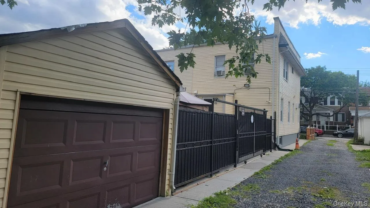 91-53 96th Street, New York, NY, 3 Bedrooms Bedrooms, 6 Rooms Rooms,2 BathroomsBathrooms,Residential,For Rent,96th,0,1043963 91-53 96th Street, New York, NY, 3 Bedrooms Bedrooms, 6 Rooms Rooms,2 BathroomsBathrooms,Residential,For Rent,96th,0,1043963