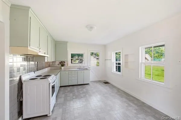 36 Railroad Ave., Brookhaven, NY, 4 Bedrooms Bedrooms, 8 Rooms Rooms,2 BathroomsBathrooms,Residential,For Rent,Railroad Ave.,0,1043968 36 Railroad Ave., Brookhaven, NY, 4 Bedrooms Bedrooms, 8 Rooms Rooms,2 BathroomsBathrooms,Residential,For Rent,Railroad Ave.,0,1043968