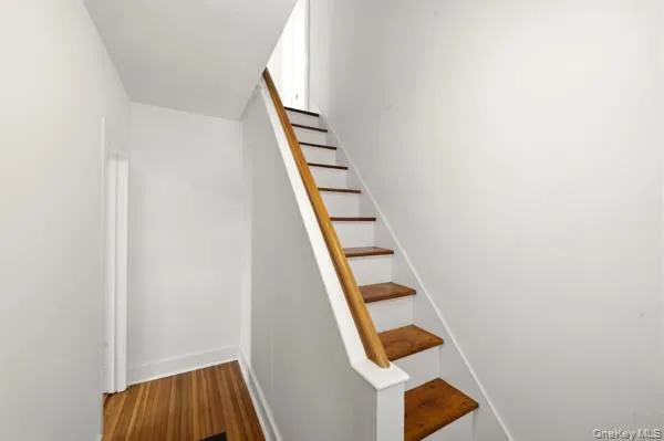 36 Railroad Ave., Brookhaven, NY, 4 Bedrooms Bedrooms, 8 Rooms Rooms,2 BathroomsBathrooms,Residential,For Rent,Railroad Ave.,0,1043968 36 Railroad Ave., Brookhaven, NY, 4 Bedrooms Bedrooms, 8 Rooms Rooms,2 BathroomsBathrooms,Residential,For Rent,Railroad Ave.,0,1043968