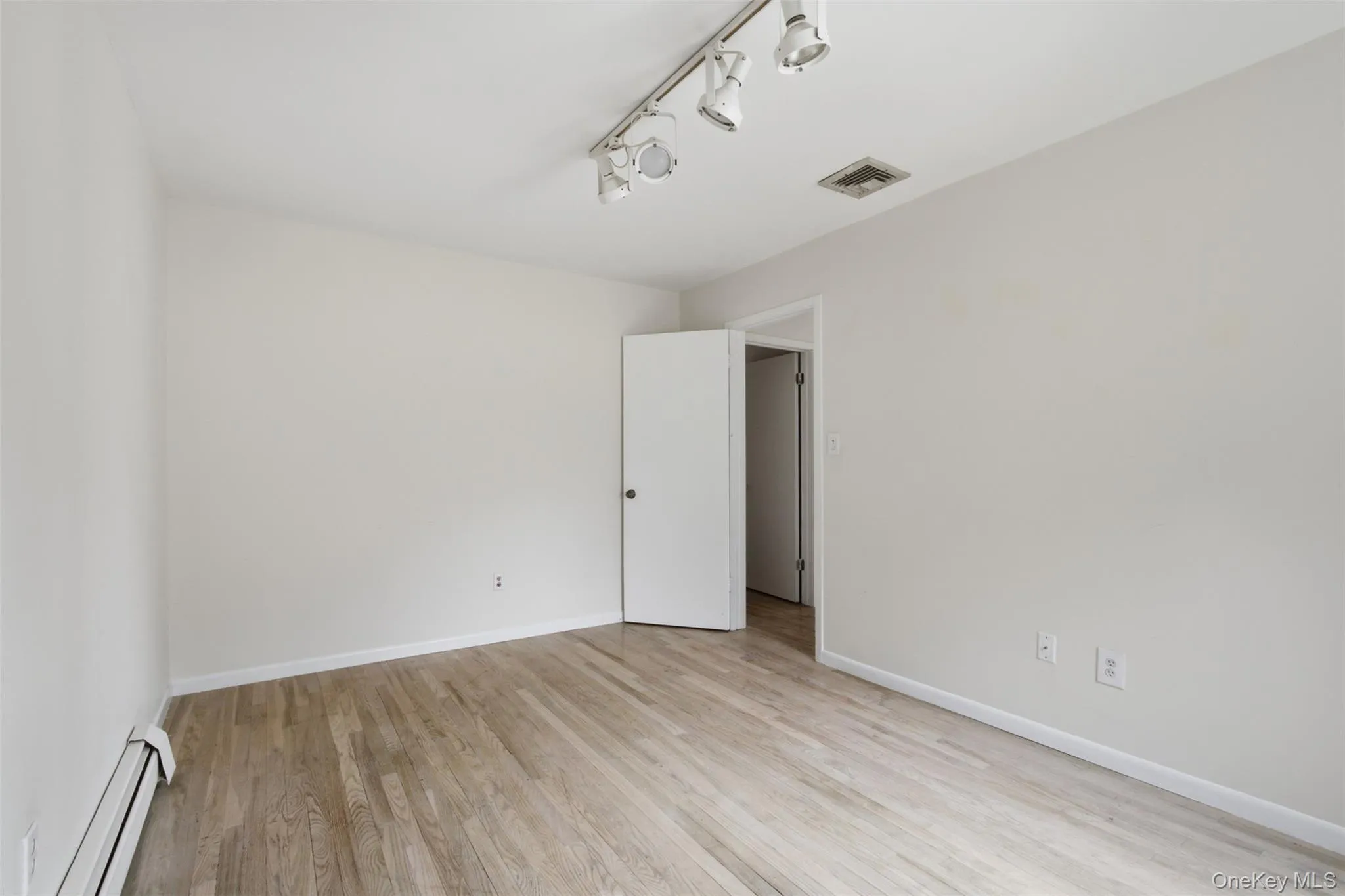 14 Dakota Court, Ramapo, NY, 3 Bedrooms Bedrooms, 7 Rooms Rooms,2 BathroomsBathrooms,Residential,For Rent,Dakota,0,1043969 14 Dakota Court, Ramapo, NY, 3 Bedrooms Bedrooms, 7 Rooms Rooms,2 BathroomsBathrooms,Residential,For Rent,Dakota,0,1043969