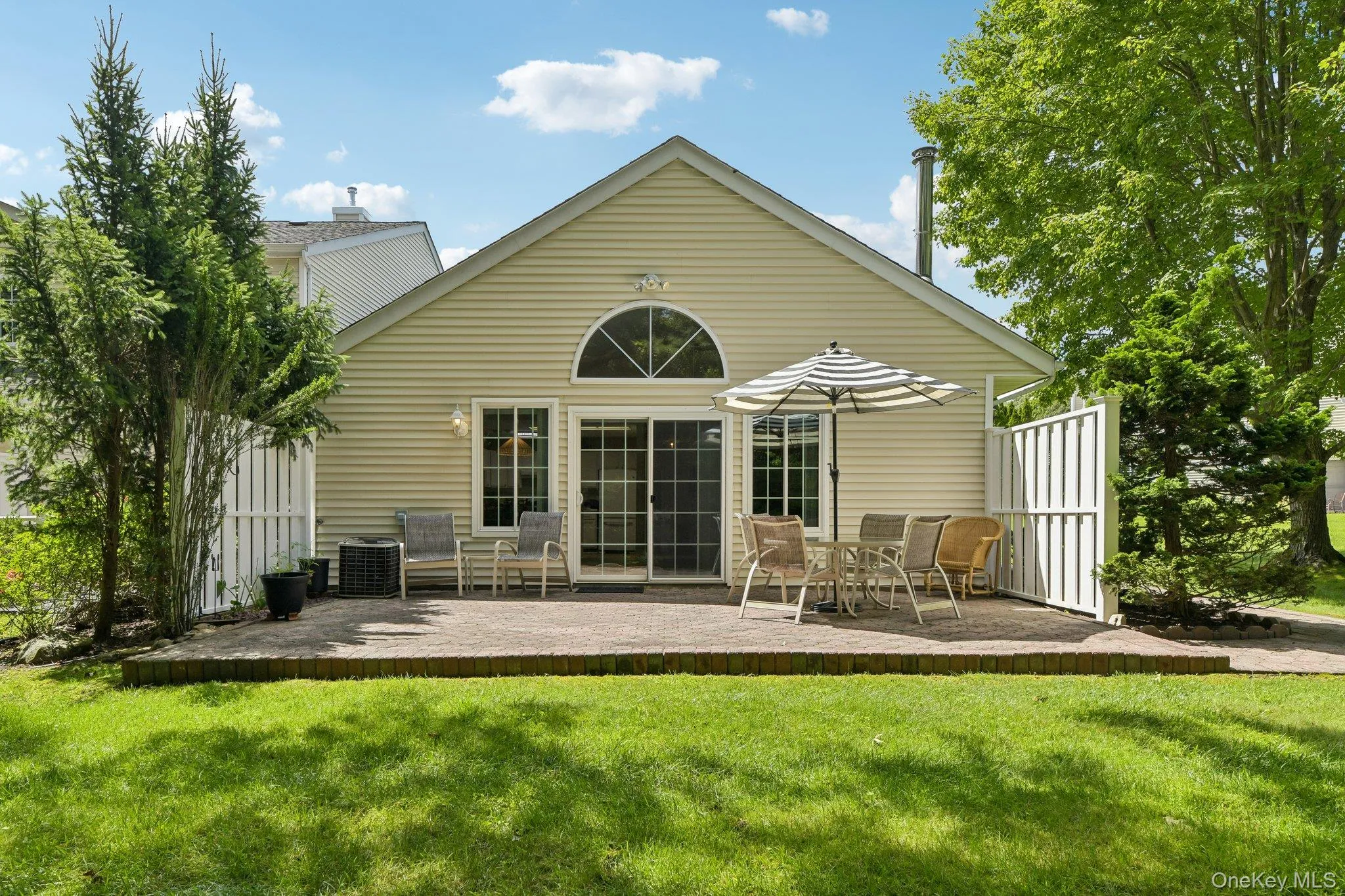 127 Farm House Court, Brookhaven, NY, 2 Bedrooms Bedrooms, 5 Rooms Rooms,2 BathroomsBathrooms,Residential,For Rent,Farm House,0,1043970 127 Farm House Court, Brookhaven, NY, 2 Bedrooms Bedrooms, 5 Rooms Rooms,2 BathroomsBathrooms,Residential,For Rent,Farm House,0,1043970