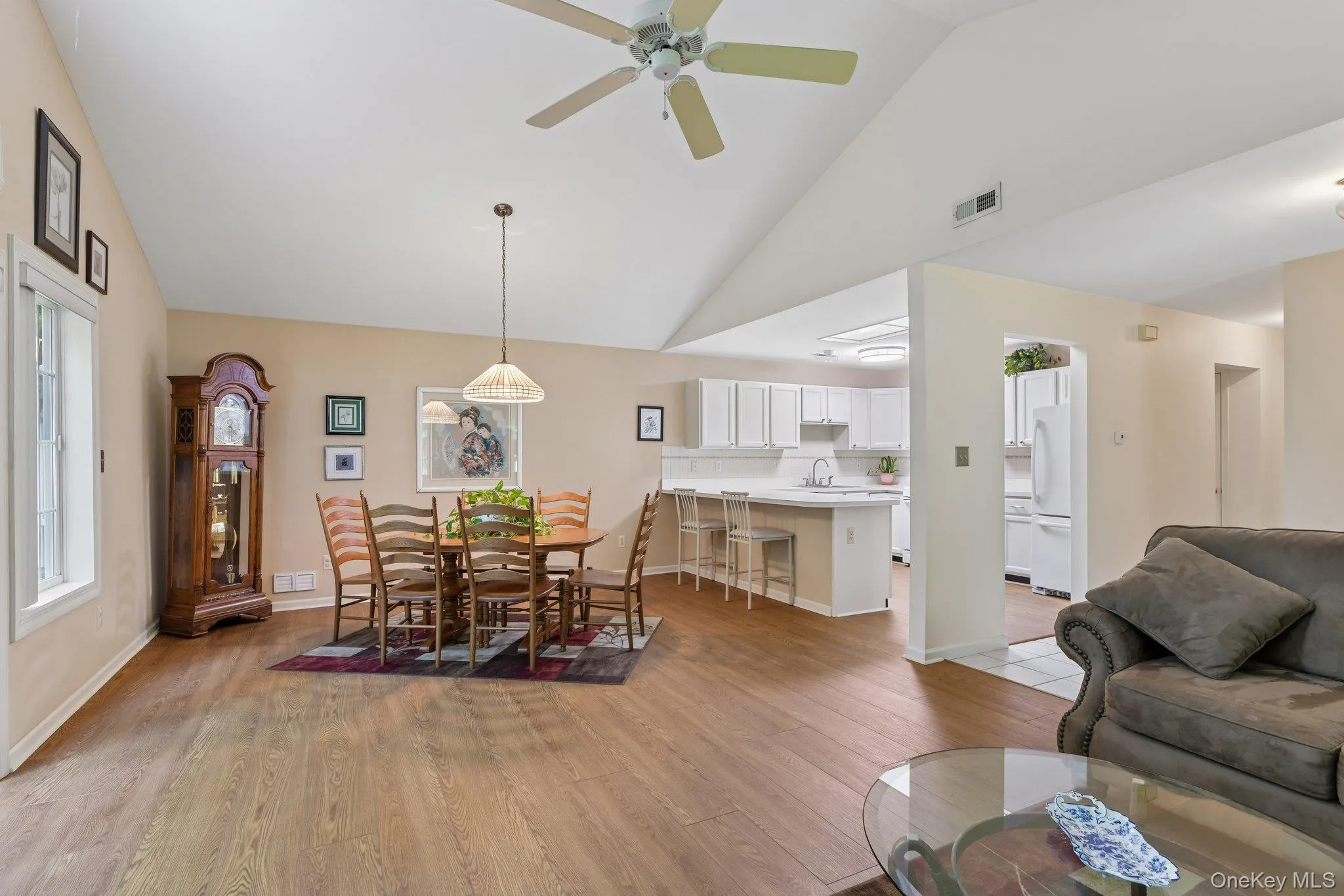127 Farm House Court, Brookhaven, NY, 2 Bedrooms Bedrooms, 5 Rooms Rooms,2 BathroomsBathrooms,Residential,For Rent,Farm House,0,1043970 127 Farm House Court, Brookhaven, NY, 2 Bedrooms Bedrooms, 5 Rooms Rooms,2 BathroomsBathrooms,Residential,For Rent,Farm House,0,1043970