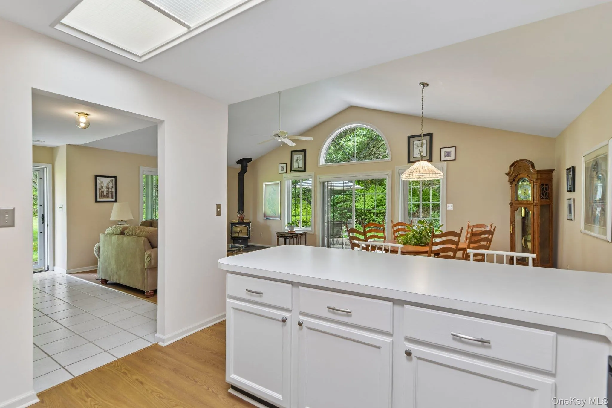 127 Farm House Court, Brookhaven, NY, 2 Bedrooms Bedrooms, 5 Rooms Rooms,2 BathroomsBathrooms,Residential,For Rent,Farm House,0,1043970 127 Farm House Court, Brookhaven, NY, 2 Bedrooms Bedrooms, 5 Rooms Rooms,2 BathroomsBathrooms,Residential,For Rent,Farm House,0,1043970