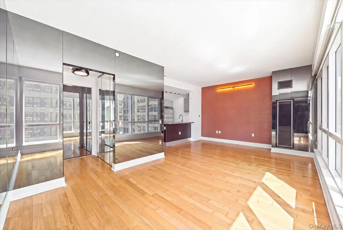 350 42nd Street, New York, NY, 2 Rooms Rooms,1 BathroomBathrooms,Residential,For Rent,42nd,0,1043971 350 42nd Street, New York, NY, 2 Rooms Rooms,1 BathroomBathrooms,Residential,For Rent,42nd,0,1043971
