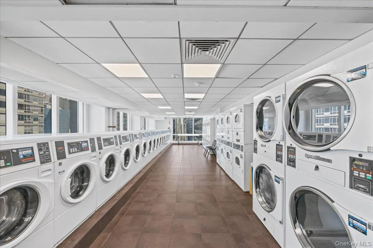 350 42nd Street, New York, NY, 2 Rooms Rooms,1 BathroomBathrooms,Residential,For Rent,42nd,0,1043971 350 42nd Street, New York, NY, 2 Rooms Rooms,1 BathroomBathrooms,Residential,For Rent,42nd,0,1043971