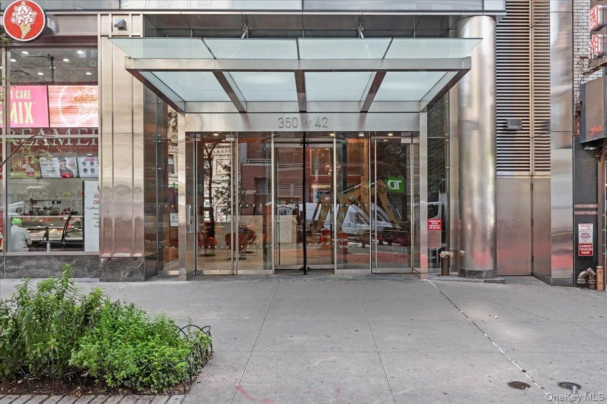 350 42nd Street, New York, NY, 2 Rooms Rooms,1 BathroomBathrooms,Residential,For Rent,42nd,0,1043971 350 42nd Street, New York, NY, 2 Rooms Rooms,1 BathroomBathrooms,Residential,For Rent,42nd,0,1043971