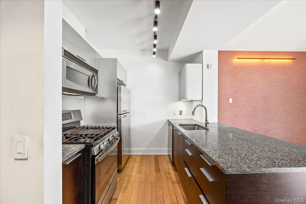 350 42nd Street, New York, NY, 2 Rooms Rooms,1 BathroomBathrooms,Residential,For Rent,42nd,0,1043971 350 42nd Street, New York, NY, 2 Rooms Rooms,1 BathroomBathrooms,Residential,For Rent,42nd,0,1043971