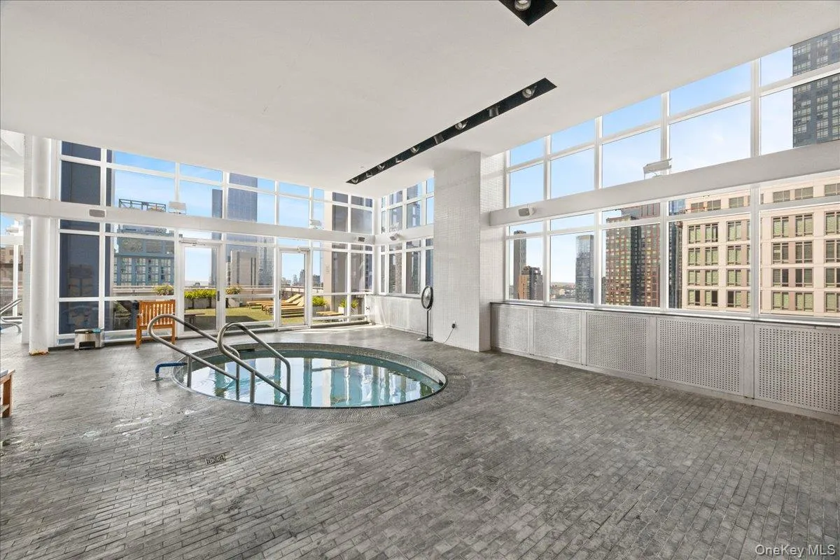 350 42nd Street, New York, NY, 2 Rooms Rooms,1 BathroomBathrooms,Residential,For Rent,42nd,0,1043971 350 42nd Street, New York, NY, 2 Rooms Rooms,1 BathroomBathrooms,Residential,For Rent,42nd,0,1043971