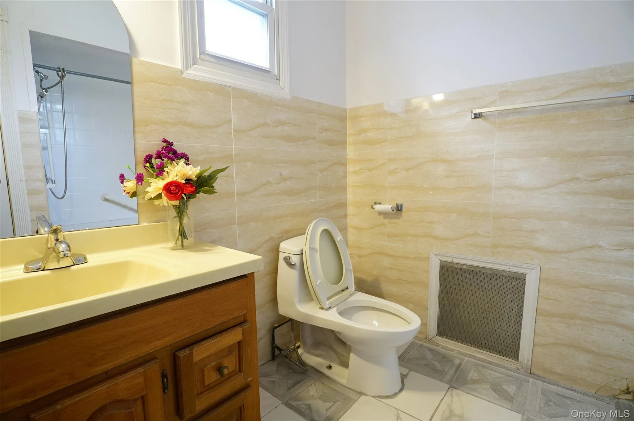 1st Floor Bathroom 1st Floor Bathroom