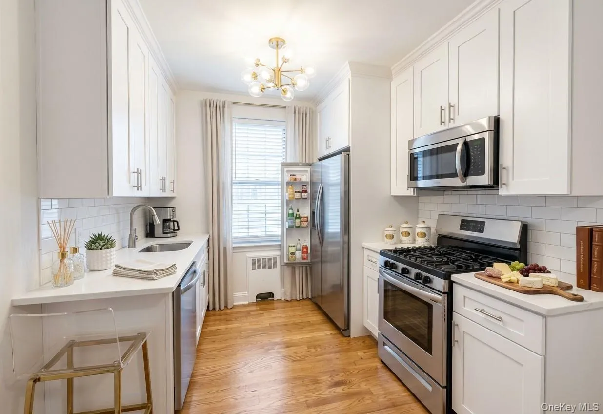 3840 Greystone Avenue, New York, NY, 2 Bedrooms Bedrooms, 7 Rooms Rooms,1 BathroomBathrooms,Residential,For Rent,Greystone,0,1043975 3840 Greystone Avenue, New York, NY, 2 Bedrooms Bedrooms, 7 Rooms Rooms,1 BathroomBathrooms,Residential,For Rent,Greystone,0,1043975