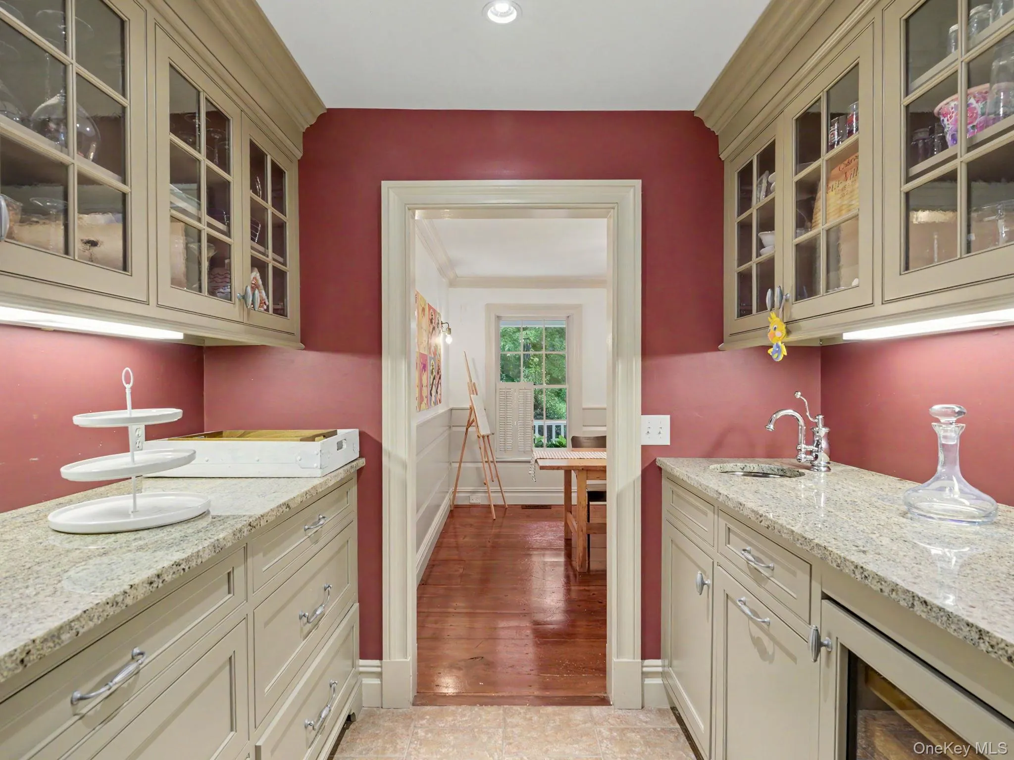 Butler's Pantry (kitchen and dining room) Butler's Pantry (kitchen and dining room)