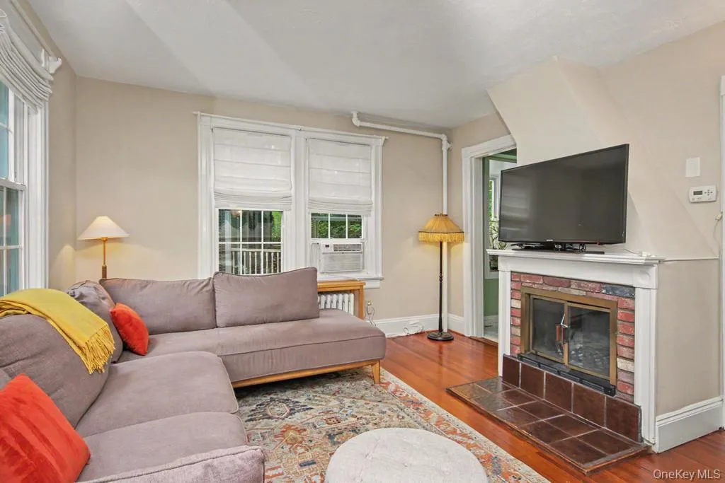 27 Mill River Road, New Castle, NY, 3 Bedrooms Bedrooms, 6 Rooms Rooms,1 BathroomBathrooms,Residential,For Rent,Mill River,0,1043982 27 Mill River Road, New Castle, NY, 3 Bedrooms Bedrooms, 6 Rooms Rooms,1 BathroomBathrooms,Residential,For Rent,Mill River,0,1043982