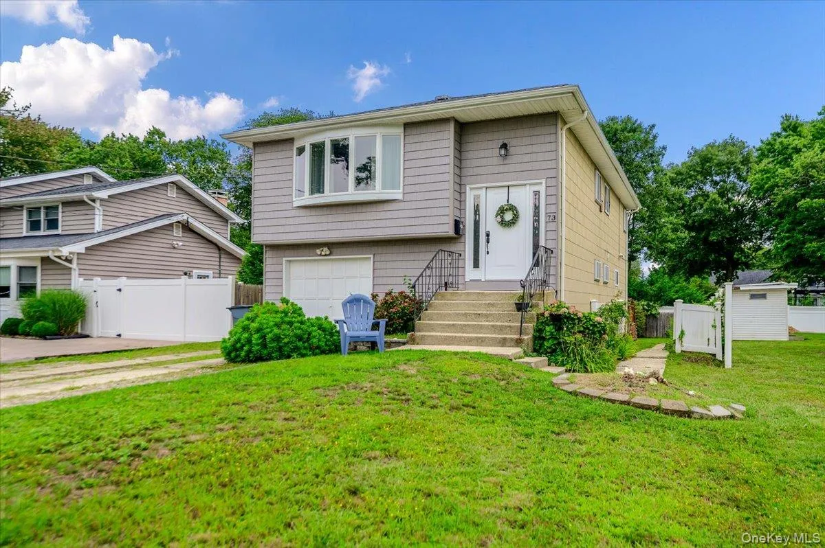 73 Cherokee Avenue, Islip, NY, 4 Bedrooms Bedrooms, 8 Rooms Rooms,2 BathroomsBathrooms,Residential,For Rent,Cherokee,0,1043994 73 Cherokee Avenue, Islip, NY, 4 Bedrooms Bedrooms, 8 Rooms Rooms,2 BathroomsBathrooms,Residential,For Rent,Cherokee,0,1043994