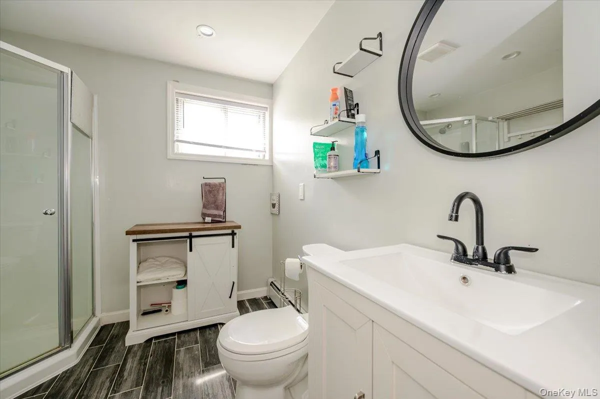 73 Cherokee Avenue, Islip, NY, 4 Bedrooms Bedrooms, 8 Rooms Rooms,2 BathroomsBathrooms,Residential,For Rent,Cherokee,0,1043994 73 Cherokee Avenue, Islip, NY, 4 Bedrooms Bedrooms, 8 Rooms Rooms,2 BathroomsBathrooms,Residential,For Rent,Cherokee,0,1043994