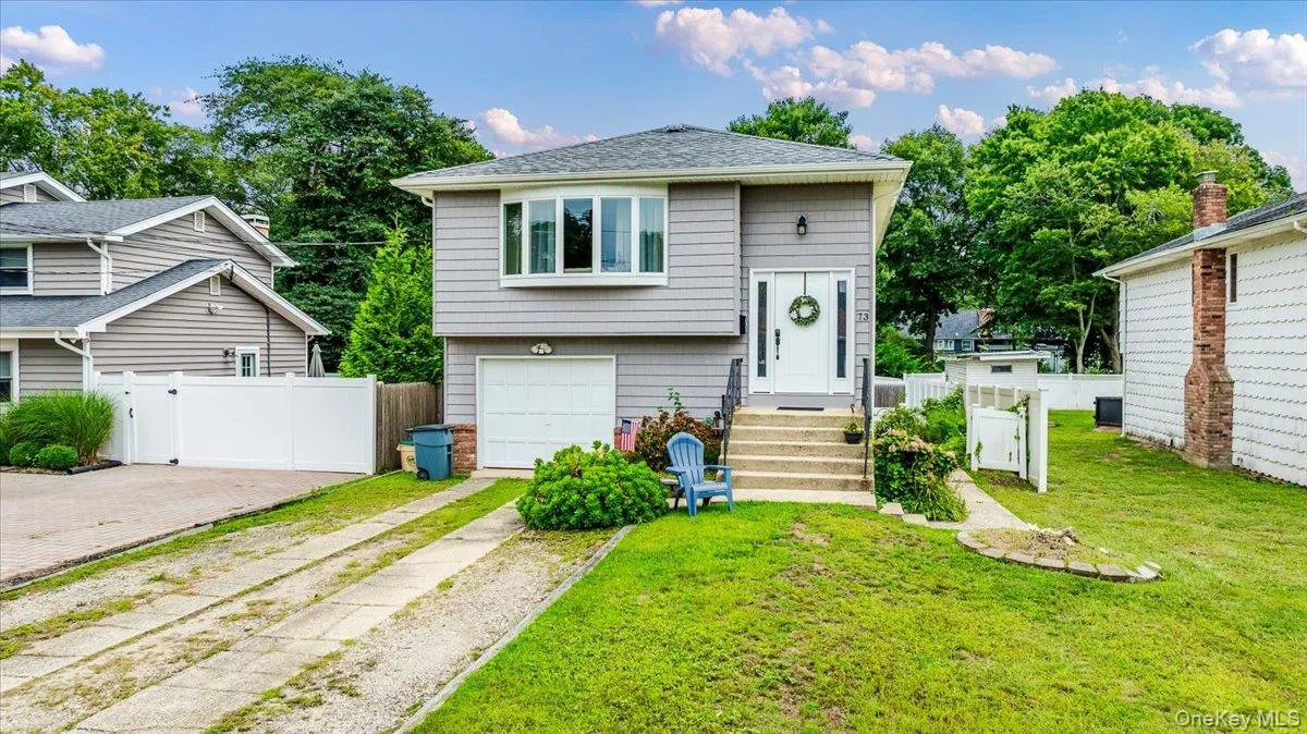 73 Cherokee Avenue, Islip, NY, 4 Bedrooms Bedrooms, 8 Rooms Rooms,2 BathroomsBathrooms,Residential,For Rent,Cherokee,0,1043994 73 Cherokee Avenue, Islip, NY, 4 Bedrooms Bedrooms, 8 Rooms Rooms,2 BathroomsBathrooms,Residential,For Rent,Cherokee,0,1043994