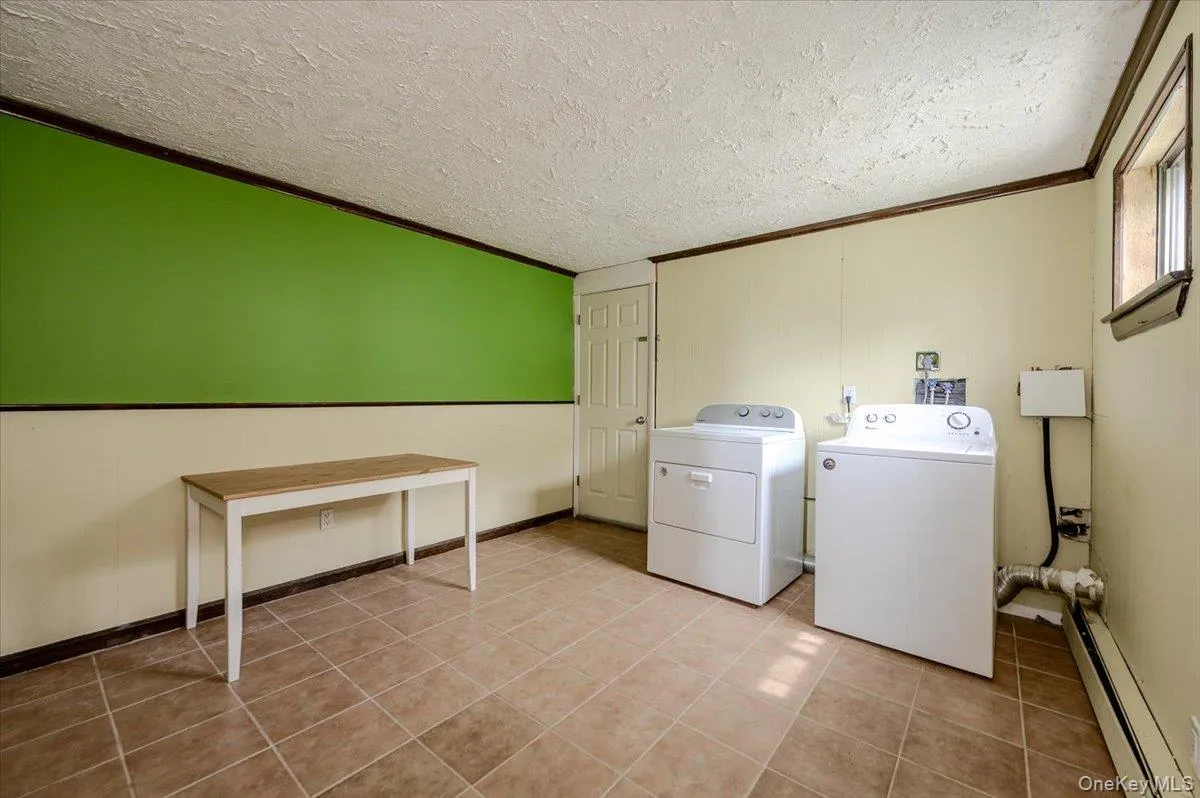 73 Cherokee Avenue, Islip, NY, 4 Bedrooms Bedrooms, 8 Rooms Rooms,2 BathroomsBathrooms,Residential,For Rent,Cherokee,0,1043994 73 Cherokee Avenue, Islip, NY, 4 Bedrooms Bedrooms, 8 Rooms Rooms,2 BathroomsBathrooms,Residential,For Rent,Cherokee,0,1043994