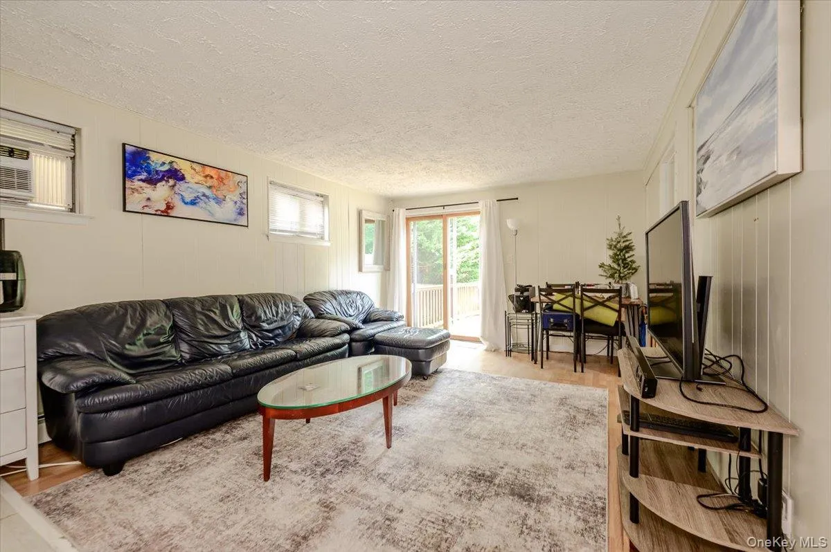 73 Cherokee Avenue, Islip, NY, 4 Bedrooms Bedrooms, 8 Rooms Rooms,2 BathroomsBathrooms,Residential,For Rent,Cherokee,0,1043994 73 Cherokee Avenue, Islip, NY, 4 Bedrooms Bedrooms, 8 Rooms Rooms,2 BathroomsBathrooms,Residential,For Rent,Cherokee,0,1043994