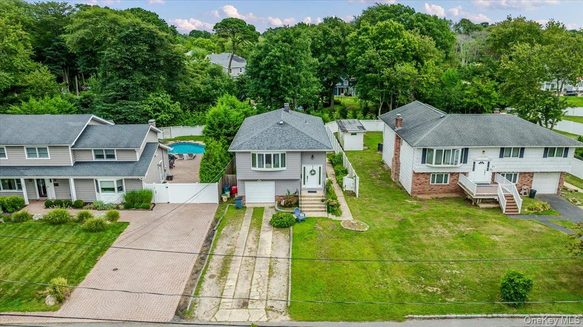 73 Cherokee Avenue, Islip, NY, 4 Bedrooms Bedrooms, 8 Rooms Rooms,2 BathroomsBathrooms,Residential,For Rent,Cherokee,0,1043994 73 Cherokee Avenue, Islip, NY, 4 Bedrooms Bedrooms, 8 Rooms Rooms,2 BathroomsBathrooms,Residential,For Rent,Cherokee,0,1043994