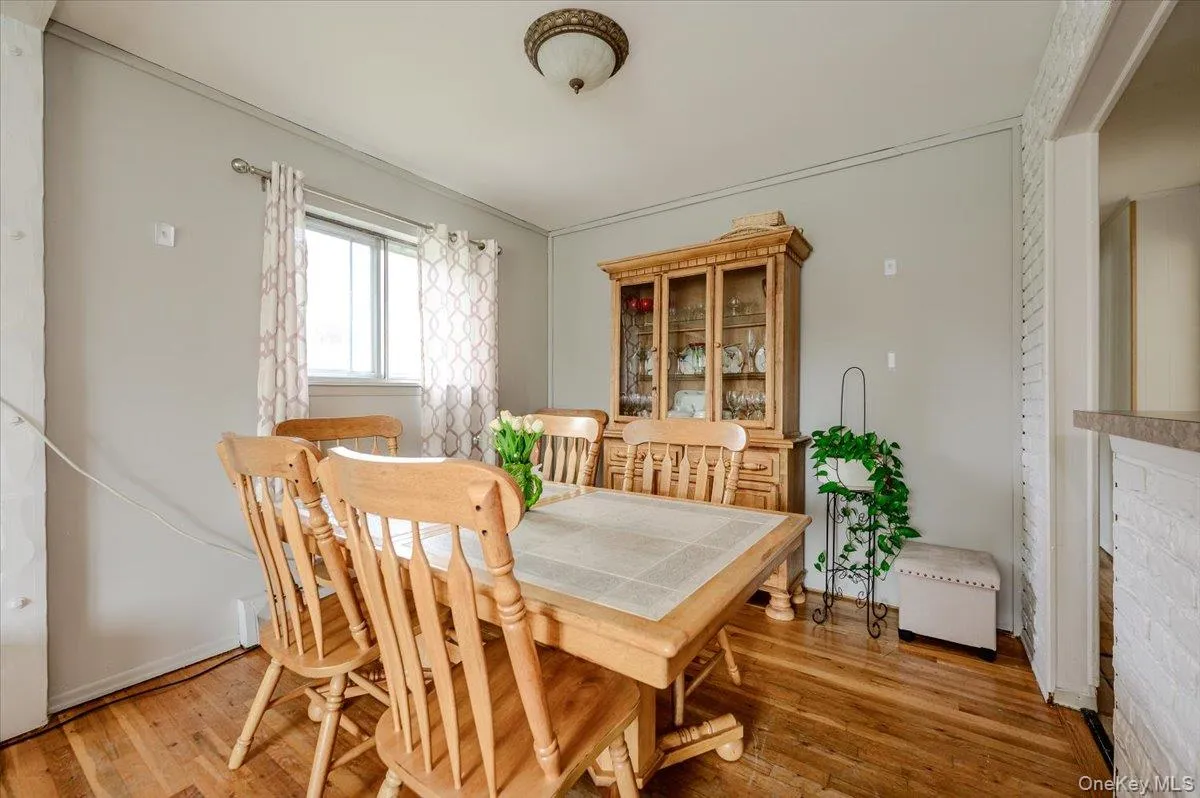 73 Cherokee Avenue, Islip, NY, 4 Bedrooms Bedrooms, 8 Rooms Rooms,2 BathroomsBathrooms,Residential,For Rent,Cherokee,0,1043994 73 Cherokee Avenue, Islip, NY, 4 Bedrooms Bedrooms, 8 Rooms Rooms,2 BathroomsBathrooms,Residential,For Rent,Cherokee,0,1043994