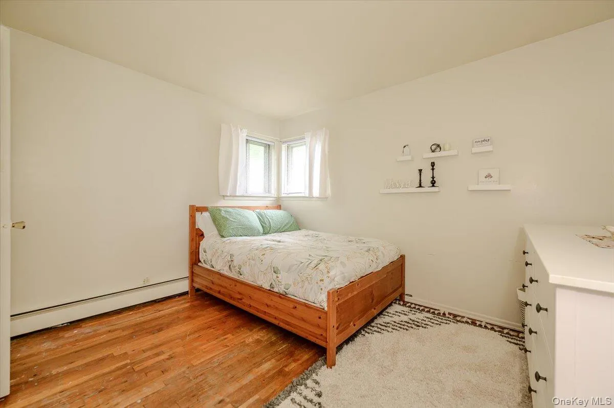 73 Cherokee Avenue, Islip, NY, 4 Bedrooms Bedrooms, 8 Rooms Rooms,2 BathroomsBathrooms,Residential,For Rent,Cherokee,0,1043994 73 Cherokee Avenue, Islip, NY, 4 Bedrooms Bedrooms, 8 Rooms Rooms,2 BathroomsBathrooms,Residential,For Rent,Cherokee,0,1043994