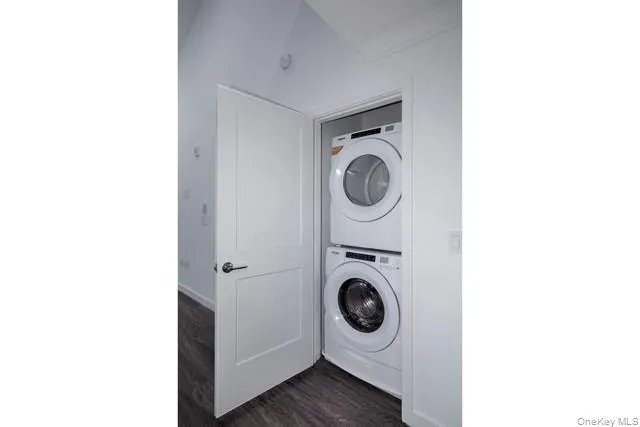 119 Searing Avenue, North Hempstead, NY, 2 Bedroom Bedrooms, 4 Room Rooms,2 BathroomBathrooms,Residential Lease,For Rent,Searing,0,1043997 119 Searing Avenue, North Hempstead, NY, 2 Bedroom Bedrooms, 4 Room Rooms,2 BathroomBathrooms,Residential Lease,For Rent,Searing,0,1043997