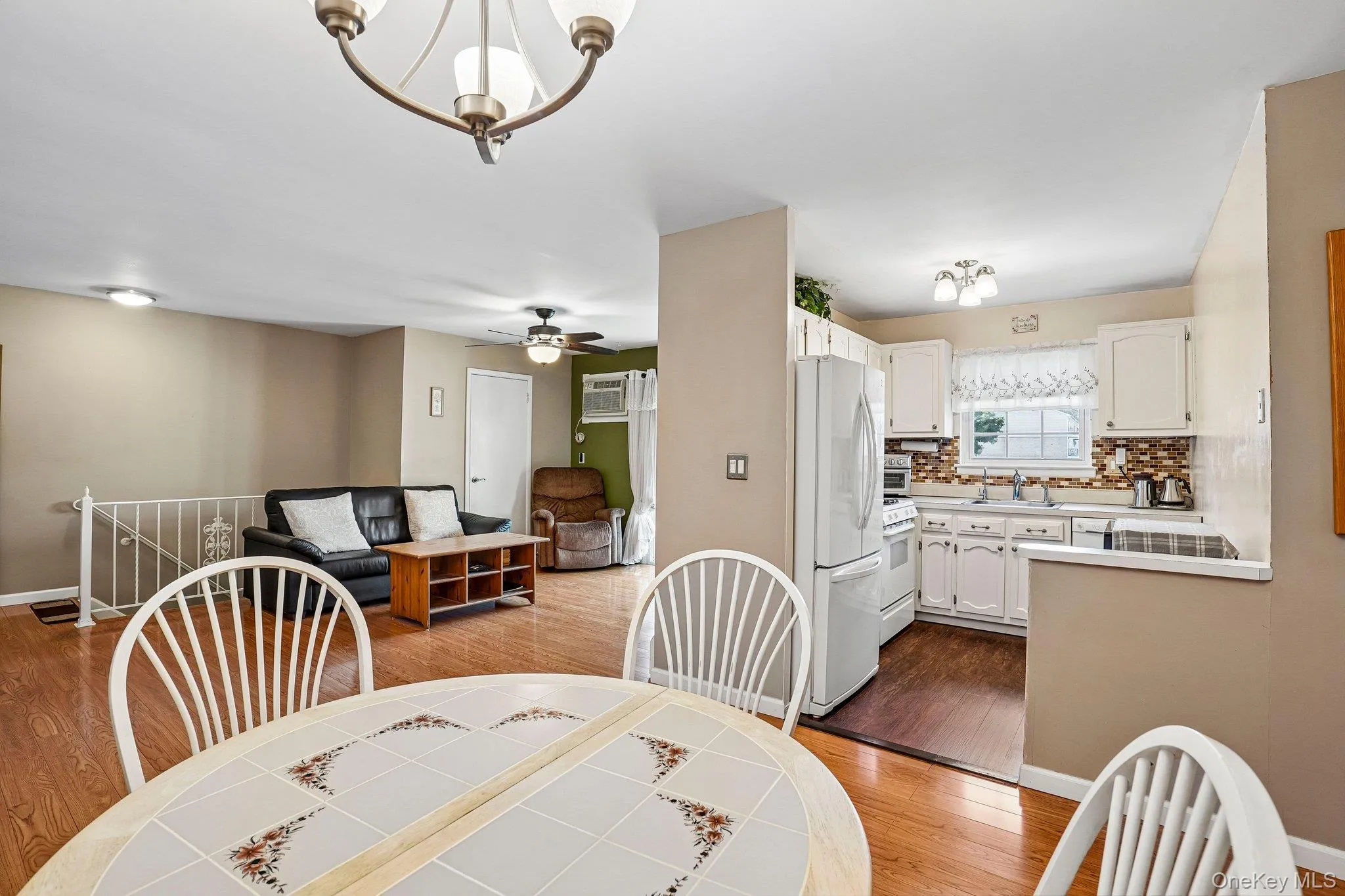 15 Doxbury Lane, Ramapo, NY, 1 Bedroom Bedrooms, 4 Rooms Rooms,1 BathroomBathrooms,Residential,For Rent,Doxbury,0,1044001 15 Doxbury Lane, Ramapo, NY, 1 Bedroom Bedrooms, 4 Rooms Rooms,1 BathroomBathrooms,Residential,For Rent,Doxbury,0,1044001