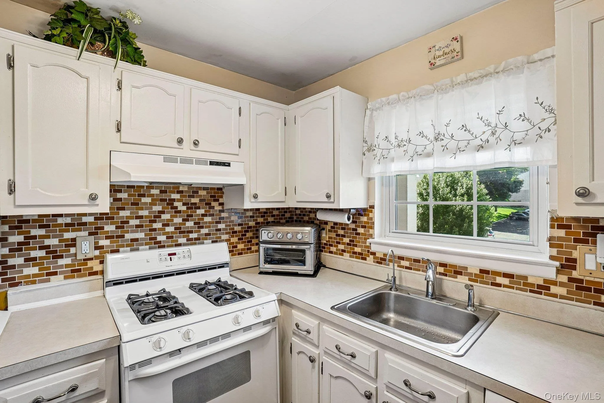 15 Doxbury Lane, Ramapo, NY, 1 Bedroom Bedrooms, 4 Rooms Rooms,1 BathroomBathrooms,Residential,For Rent,Doxbury,0,1044001 15 Doxbury Lane, Ramapo, NY, 1 Bedroom Bedrooms, 4 Rooms Rooms,1 BathroomBathrooms,Residential,For Rent,Doxbury,0,1044001