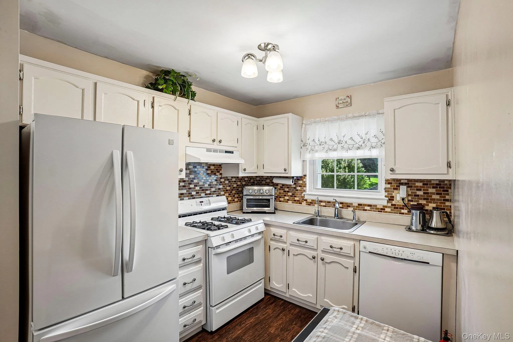 15 Doxbury Lane, Ramapo, NY, 1 Bedroom Bedrooms, 4 Rooms Rooms,1 BathroomBathrooms,Residential,For Rent,Doxbury,0,1044001 15 Doxbury Lane, Ramapo, NY, 1 Bedroom Bedrooms, 4 Rooms Rooms,1 BathroomBathrooms,Residential,For Rent,Doxbury,0,1044001